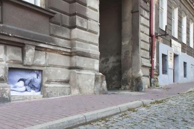 Kostas Tzimoulis, Feeling Home, instalacja, Bielsko-Biała, 23.08.2012, finał rezydencji, fot. K. Morcinek Kostas Tzimoulis, Feeling Home, instalacja, Bielsko-Biała, 23.08.2012, finał rezydencji, fot. K. Morcinek
